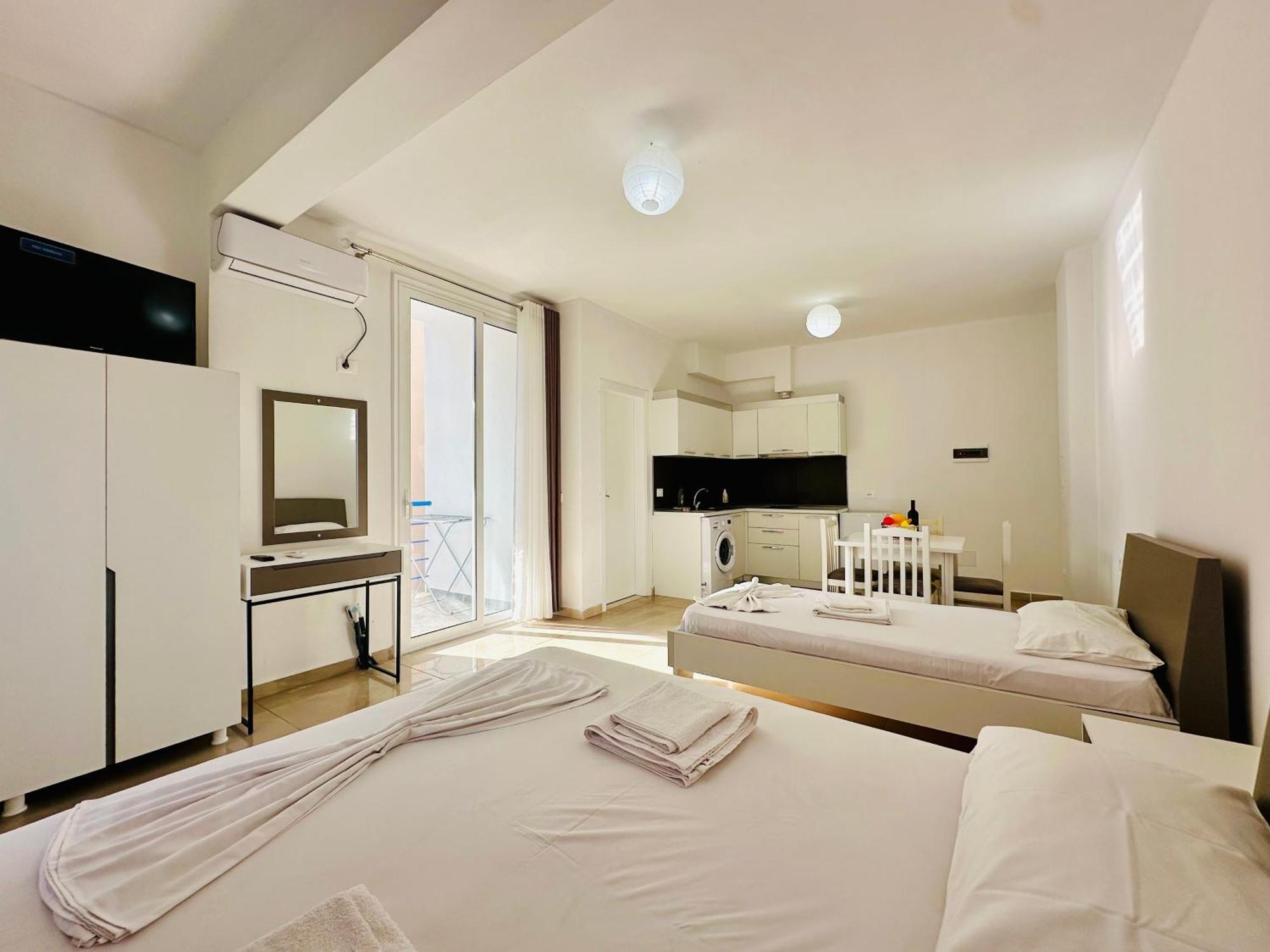 Jico Travel - Villa Colombo Vlore Exterior photo